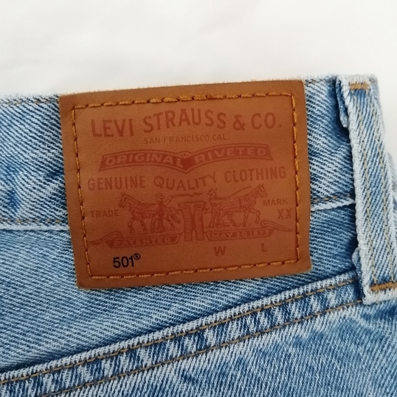 Levi's 501 90s Straight Leg Jeans in Sketch Artist w Cherry Embroidery Patch 26 - Picture 10 of 16